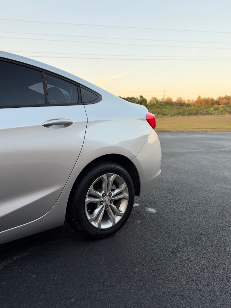 2019 Chevrolet Cruze - $5,495