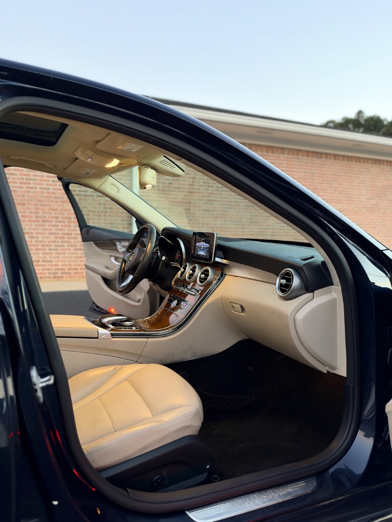 2015 Mercedes-Benz C-Class - $7,995