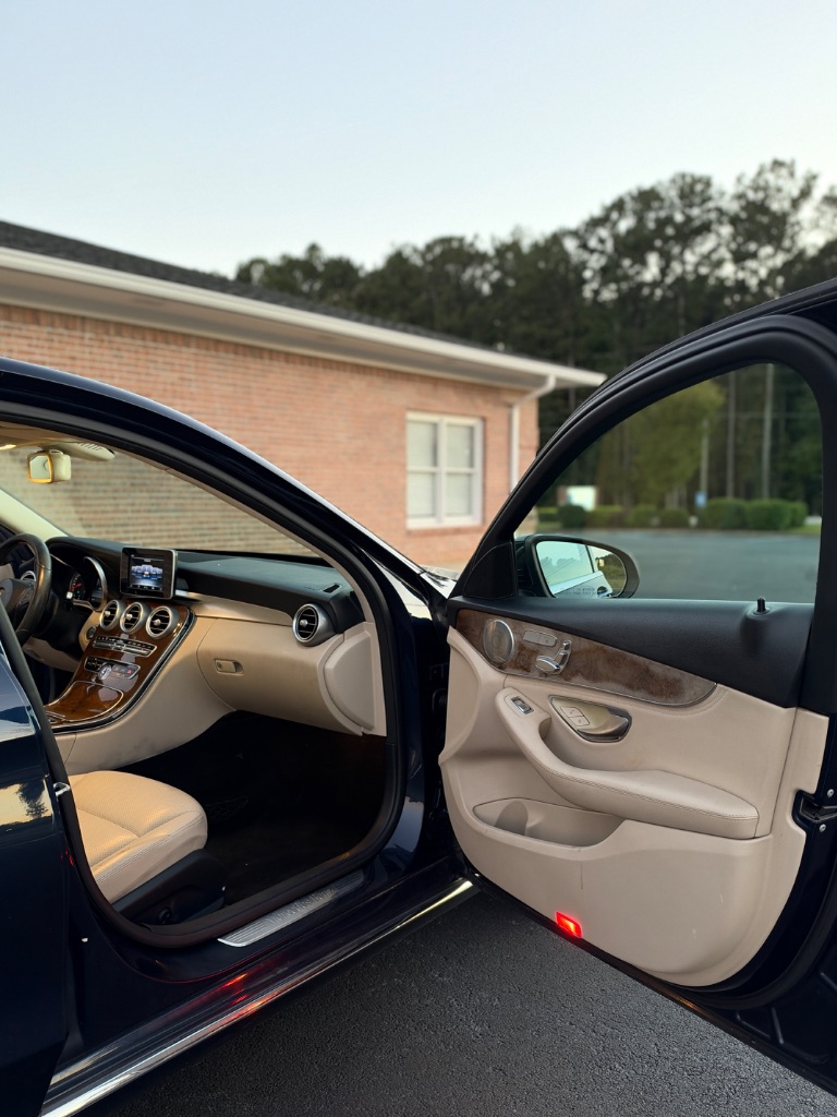 2015 Mercedes-Benz C-Class - $7,995