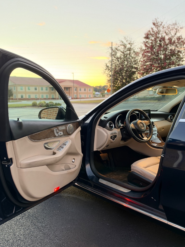 2015 Mercedes-Benz C-Class - $7,995