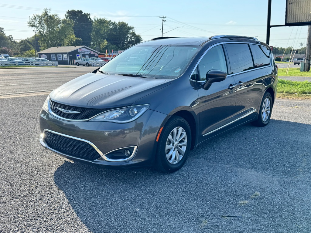 2019 Chrysler Pacifica - $10,299