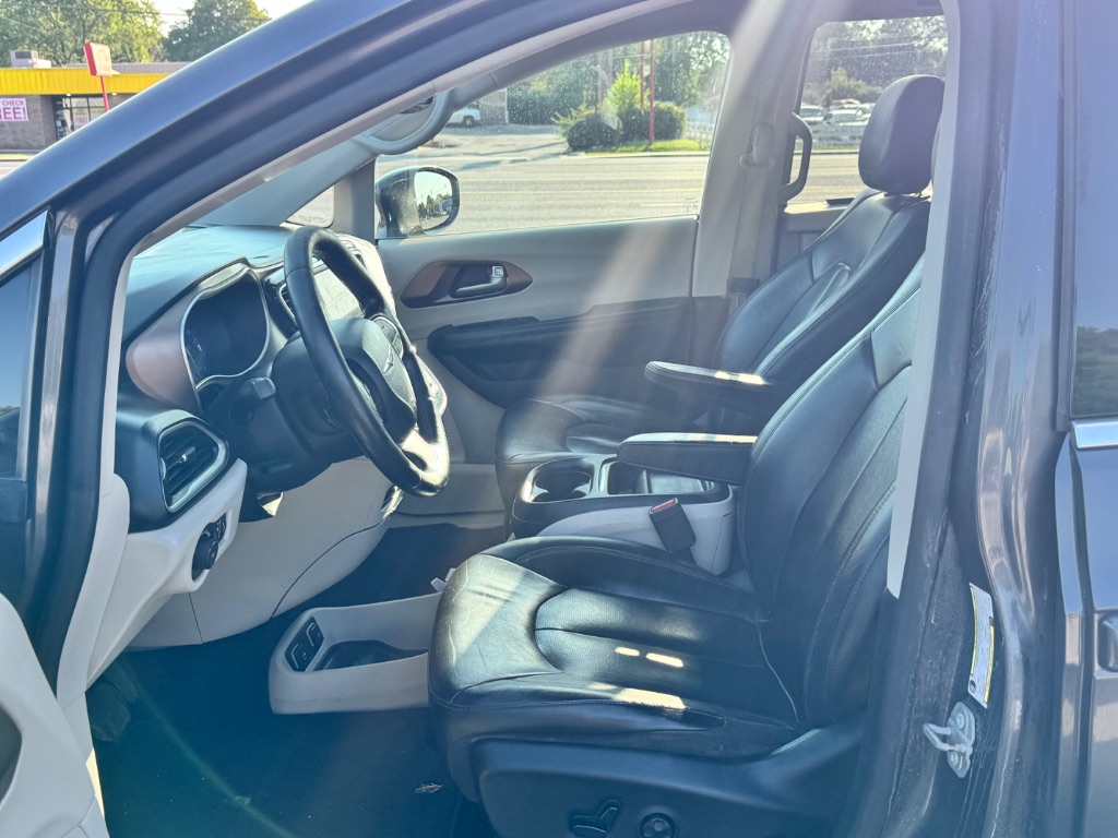 2019 Chrysler Pacifica - $10,299