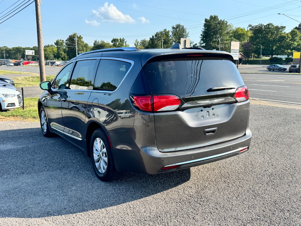 2019 Chrysler Pacifica - $10,299