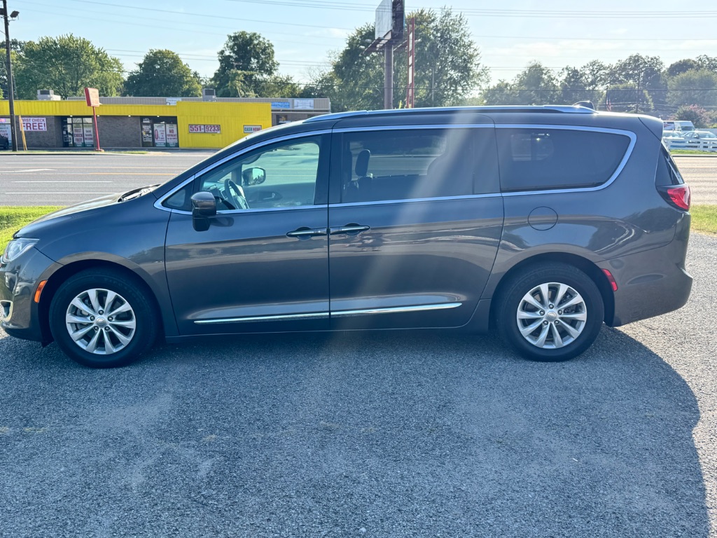 2019 Chrysler Pacifica - $10,299