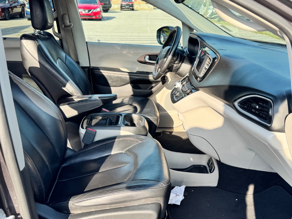 2019 Chrysler Pacifica - $10,299