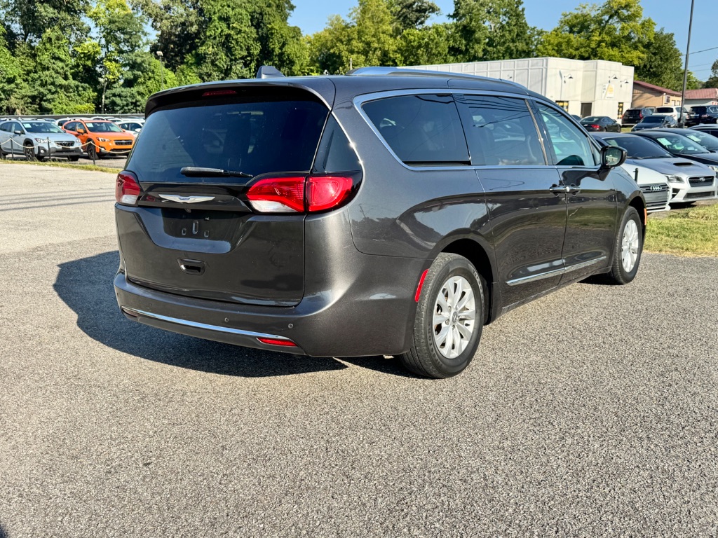 2019 Chrysler Pacifica - $10,299