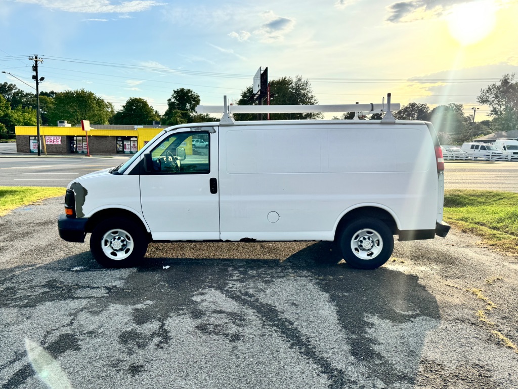 2009 Chevrolet Express - $3,000
