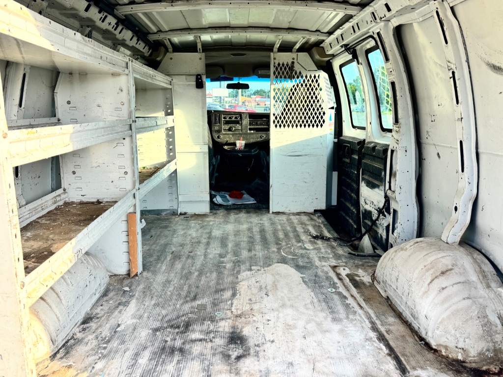 2009 Chevrolet Express - $3,000