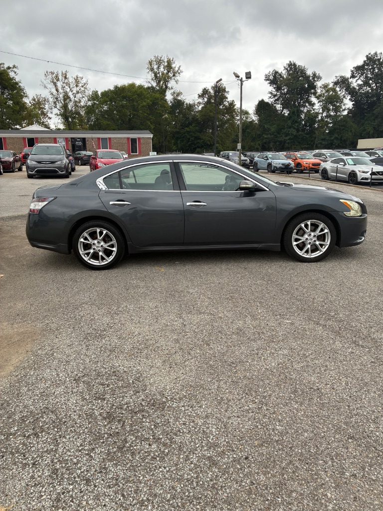 2013 Nissan Maxima - $5,750