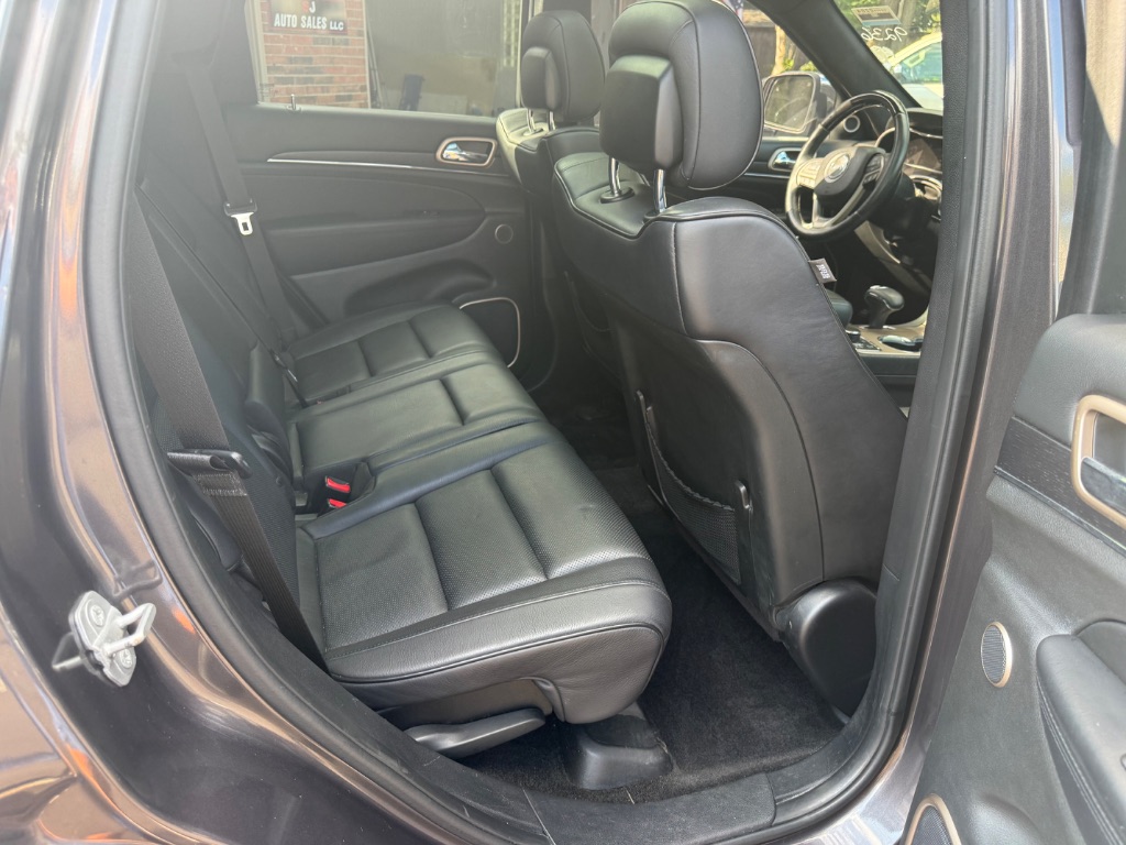 2015 Jeep Cherokee - $13,800