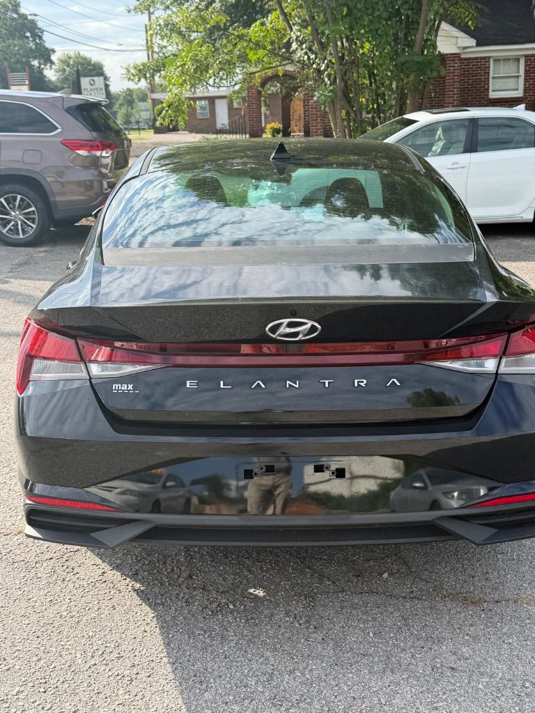 2022 Hyundai Elantra - $17,500