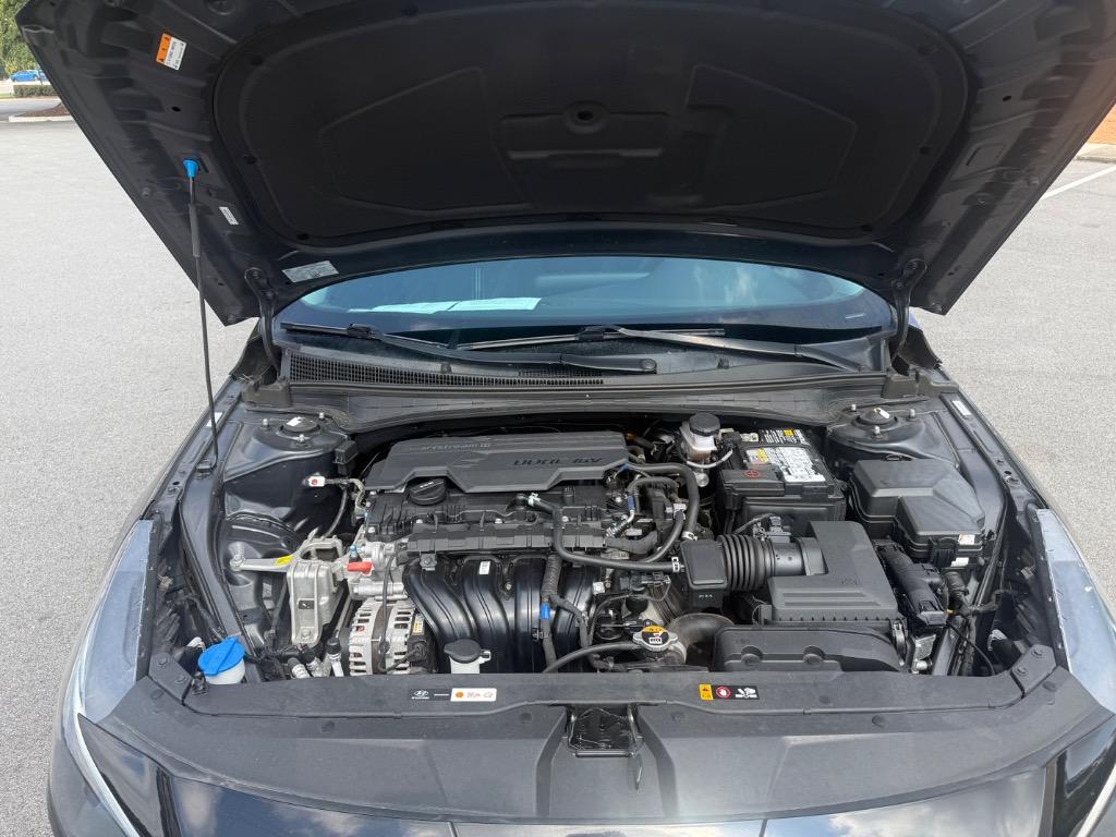 2022 Hyundai Elantra - $17,500