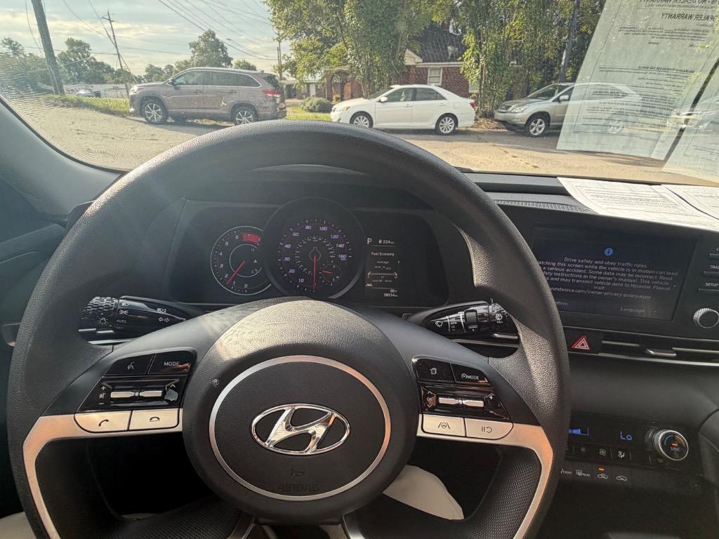 2022 Hyundai Elantra - $17,500