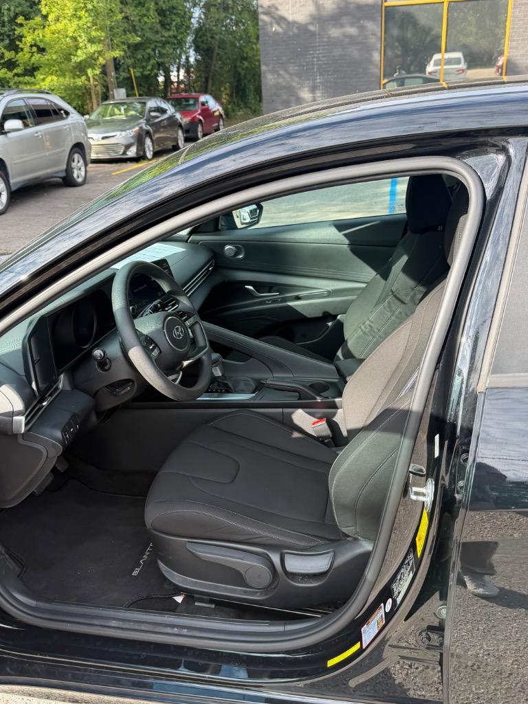 2022 Hyundai Elantra - $17,500