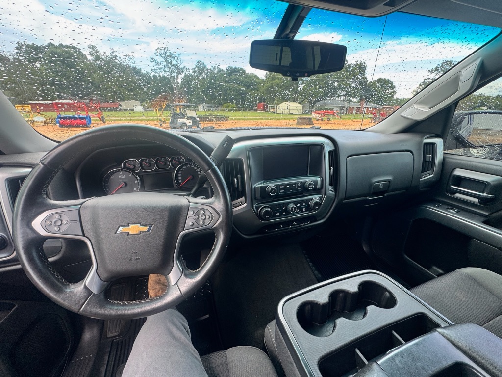 2014 Chevrolet Silverado - $15,900