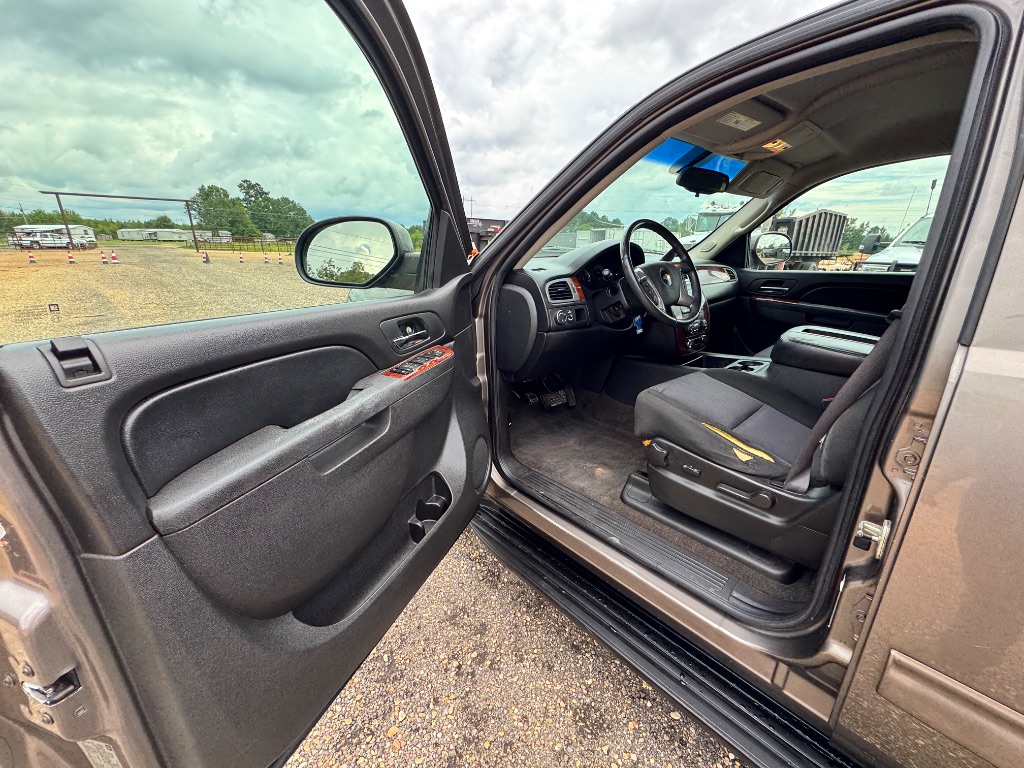 2011 Chevrolet Tahoe - $6,500