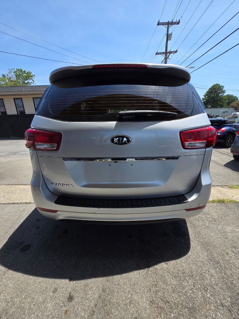 2016 Kia Sedona - $6,774