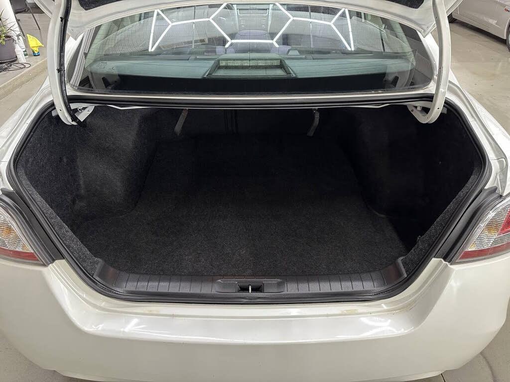 2014 Nissan Altima - $4,200