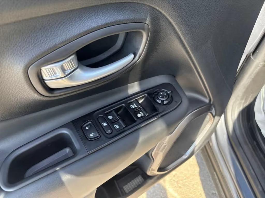 2023 Jeep Renegade - $22,200