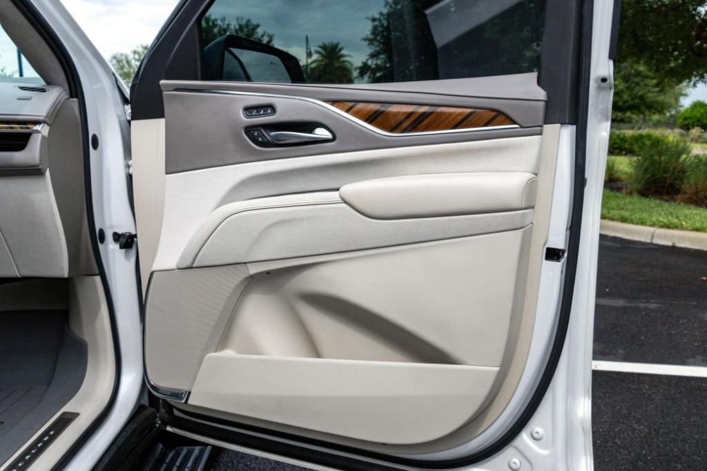 2022 Cadillac Escalade - $49,995