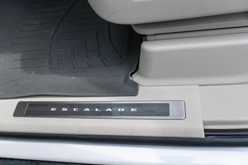 2022 Cadillac Escalade - $49,995