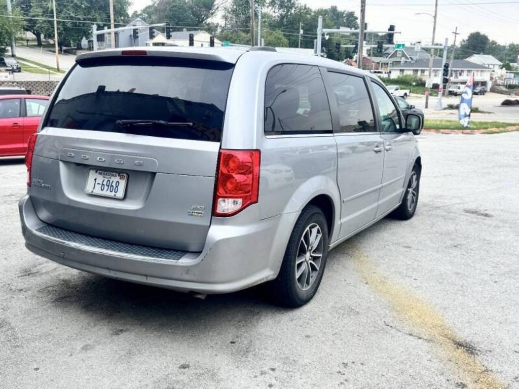 2017 Dodge Grand Caravan - $8,895