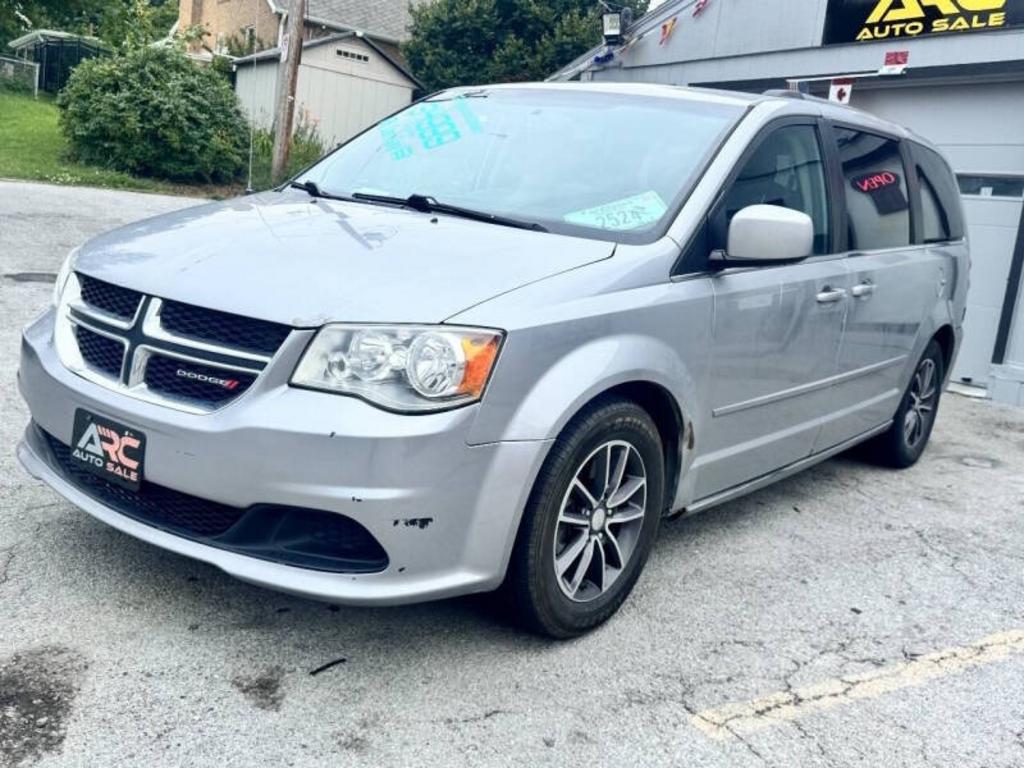2017 Dodge Grand Caravan - $8,895
