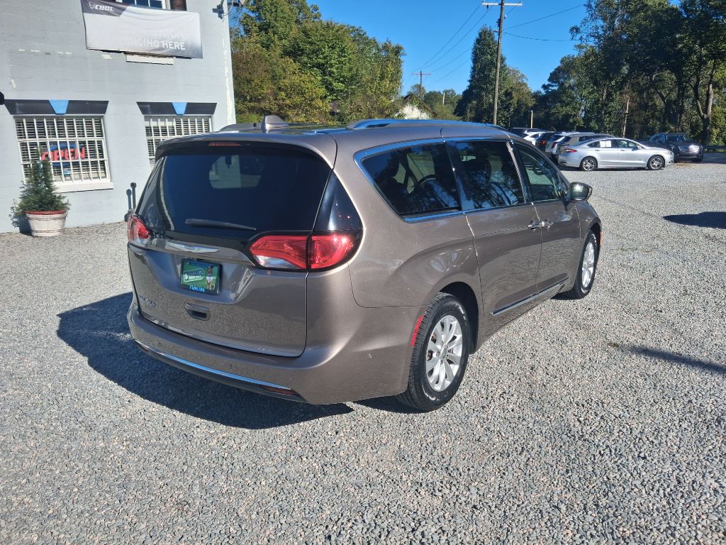 2018 Chrysler Pacifica - $12,998