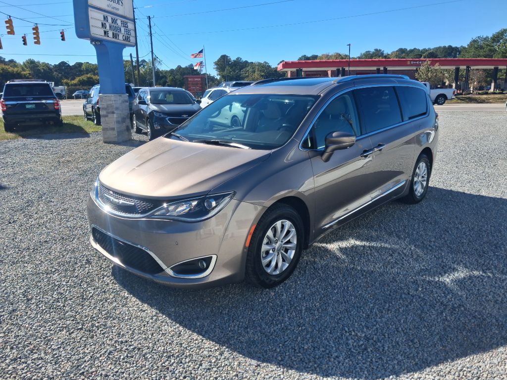 2018 Chrysler Pacifica - $12,998