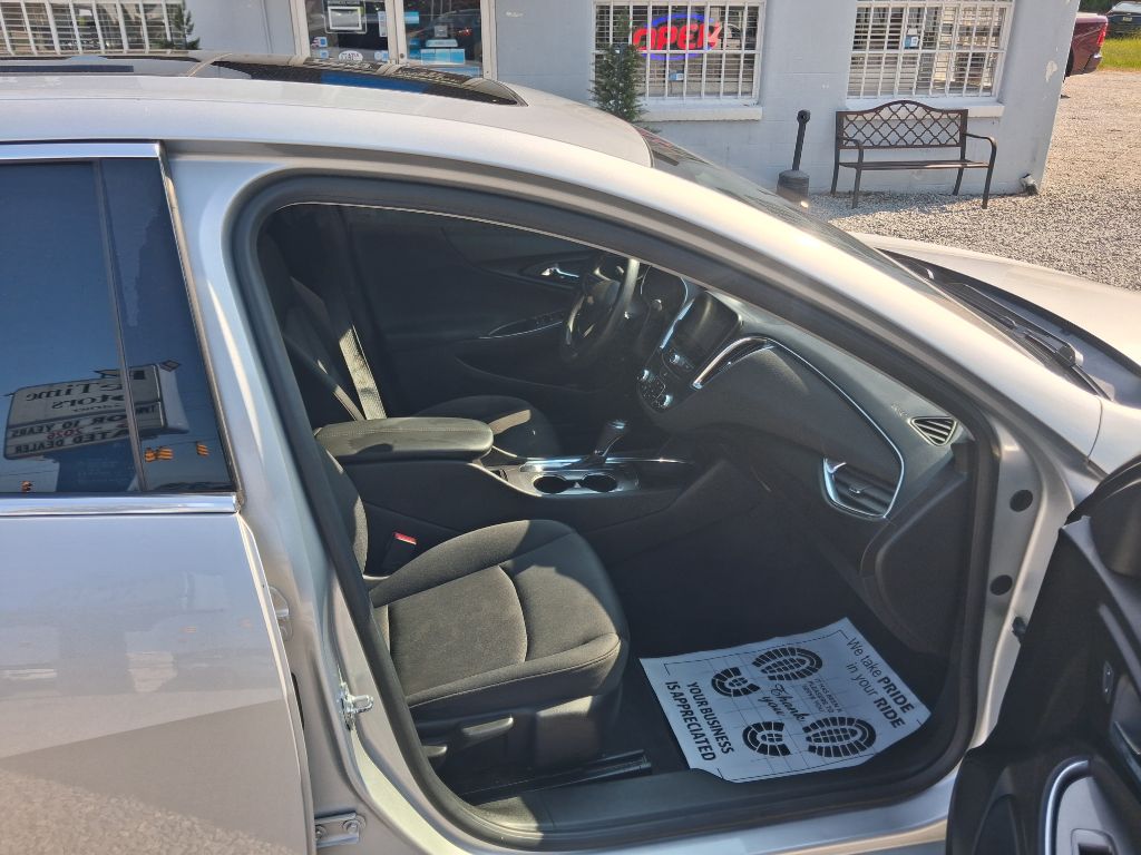 2019 Chevrolet Malibu - $10,998