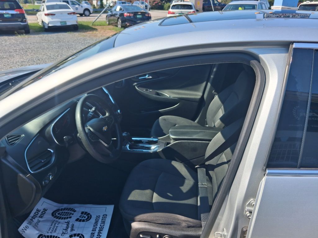2019 Chevrolet Malibu - $10,998
