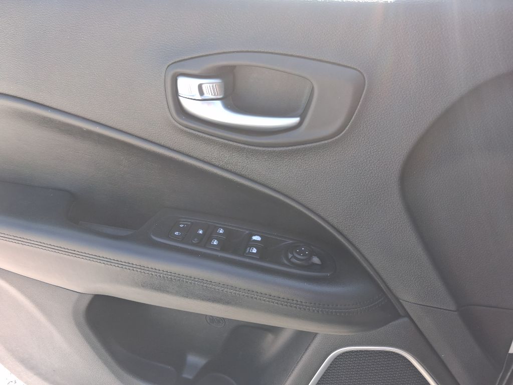 2019 Jeep Compass - $10,398