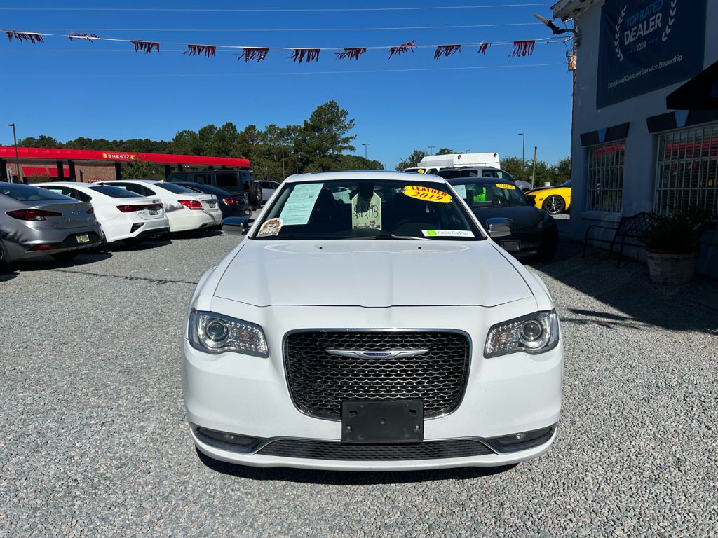 2019 Chrysler 300 - $12,998
