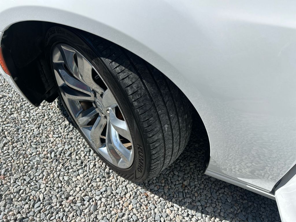2019 Chrysler 300 - $12,998