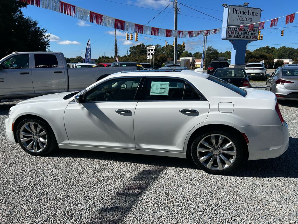 2019 Chrysler 300 - $12,998