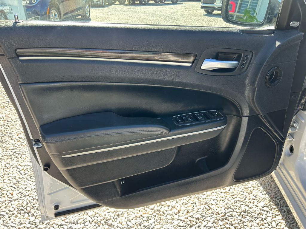 2019 Chrysler 300 - $12,998