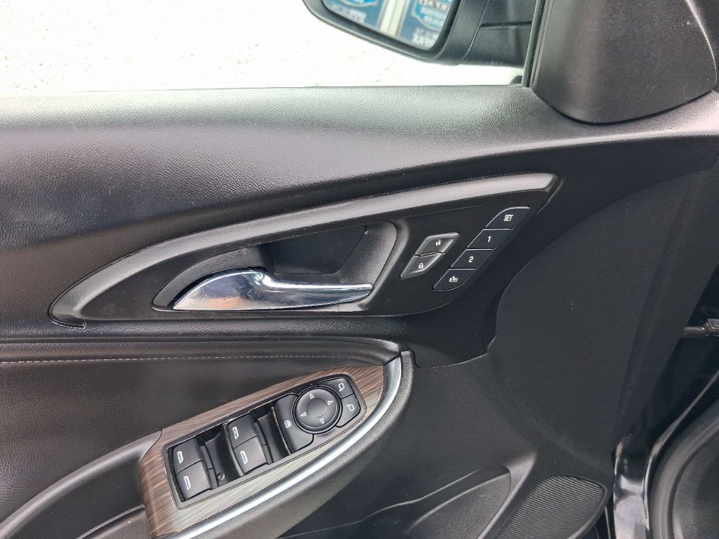2020 Chevrolet Malibu - $12,998