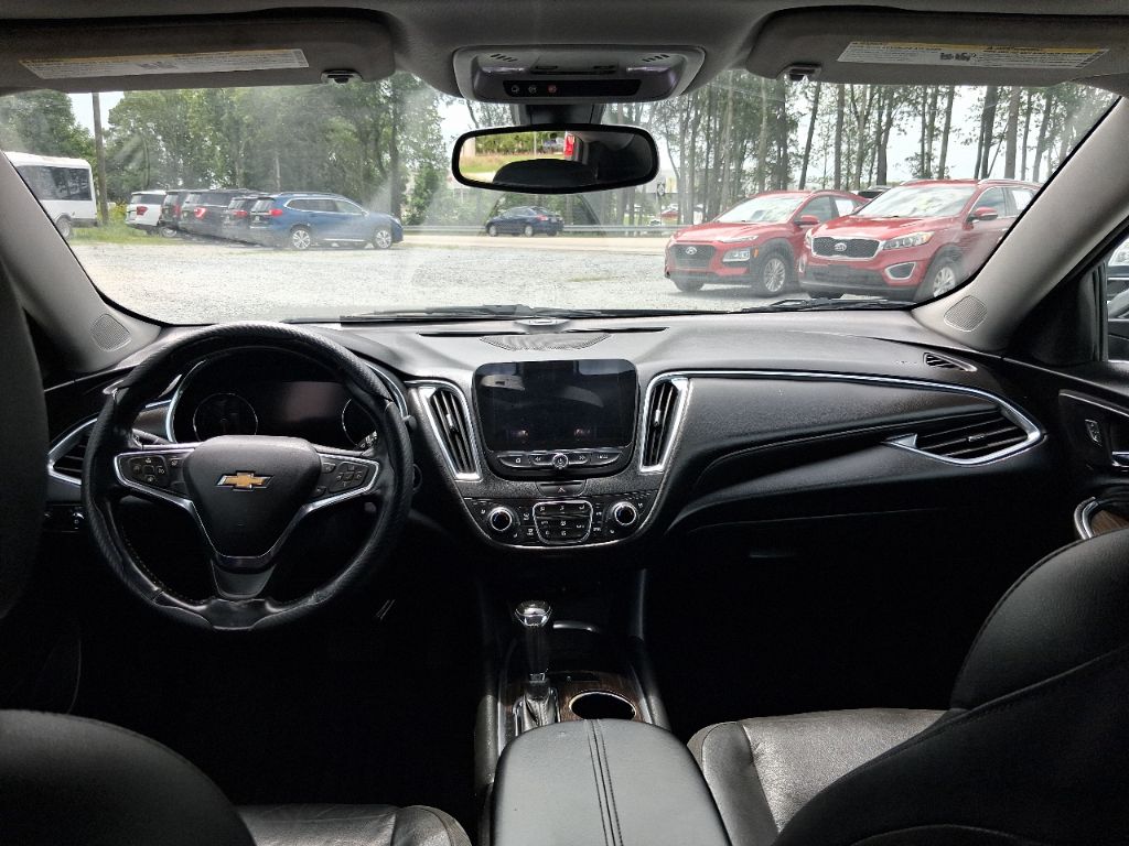 2020 Chevrolet Malibu - $12,998