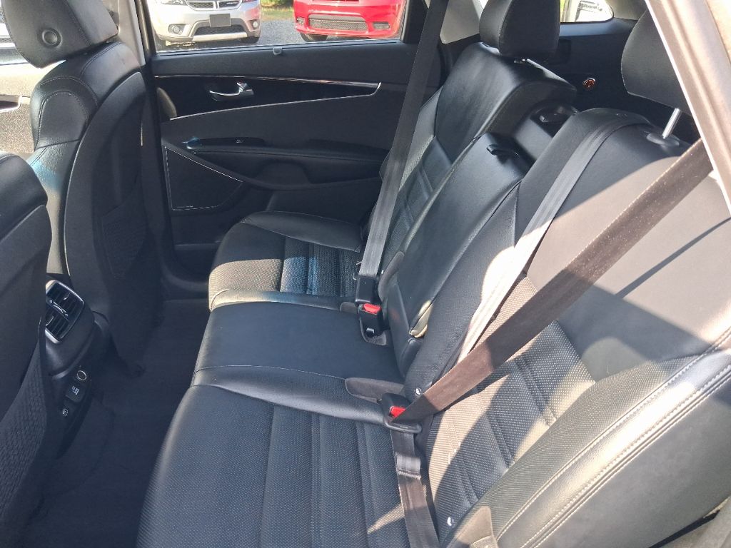 2019 Kia Sorento - $14,998