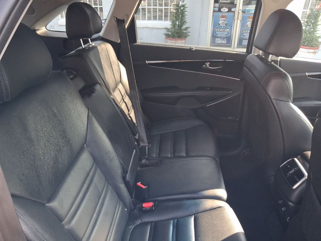 2019 Kia Sorento - $14,998