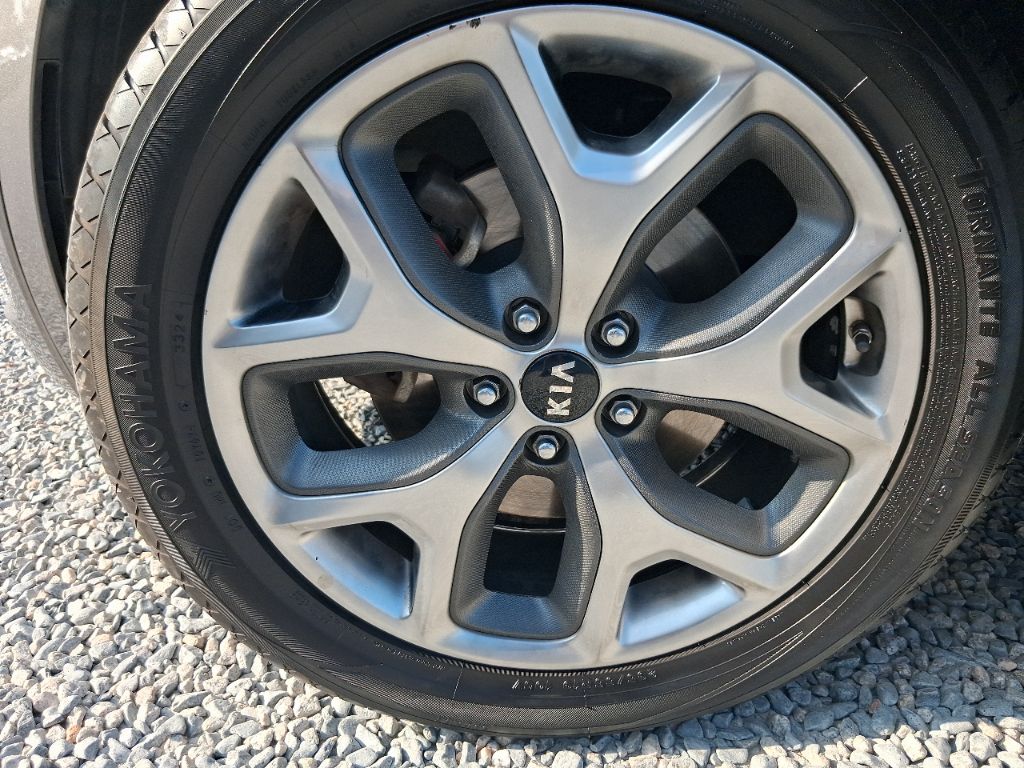 2019 Kia Sorento - $14,998