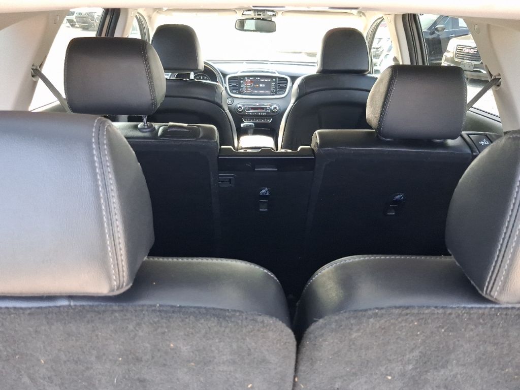 2019 Kia Sorento - $14,998
