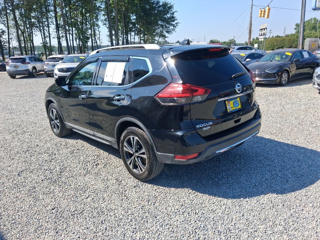 2017 Nissan Rogue - $9,298