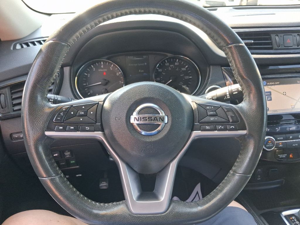 2017 Nissan Rogue - $9,298