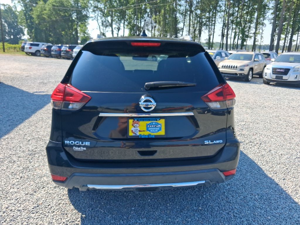 2017 Nissan Rogue - $9,298