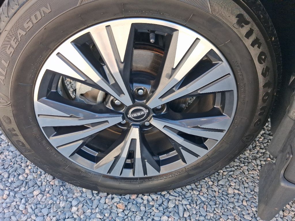 2023 Nissan Rogue - $17,398