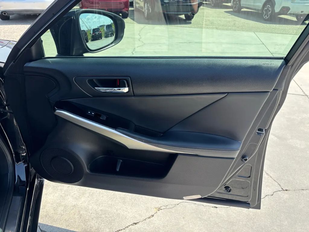 2014 Lexus IS - $8,995