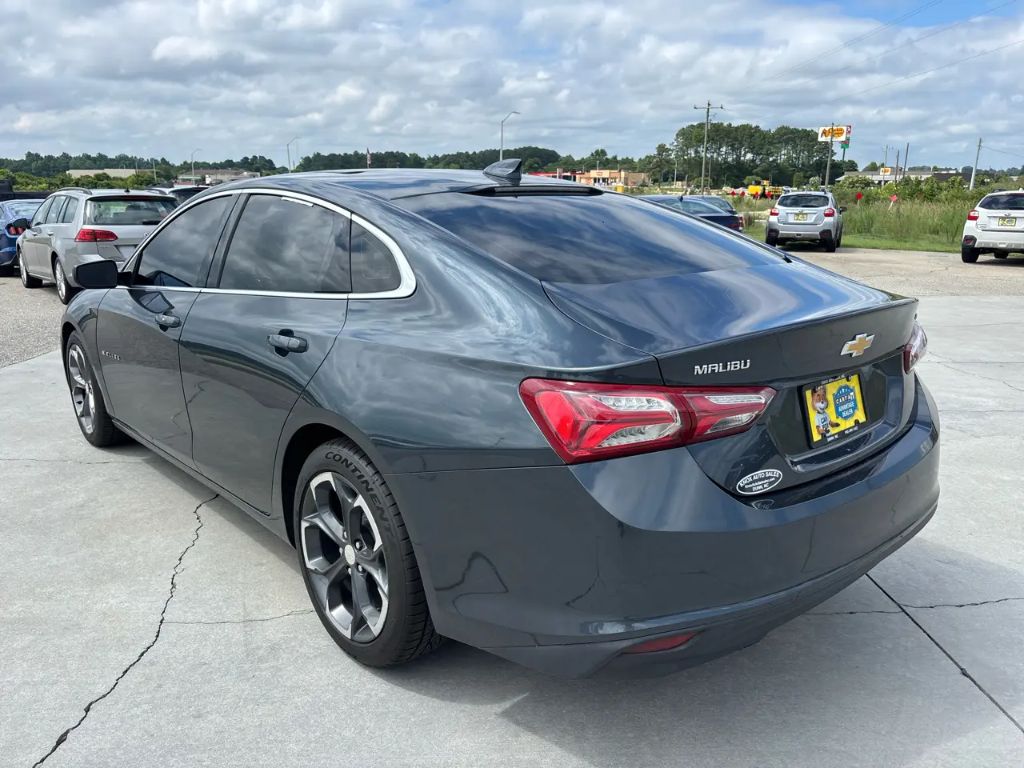 2021 Chevrolet Malibu - $12,500