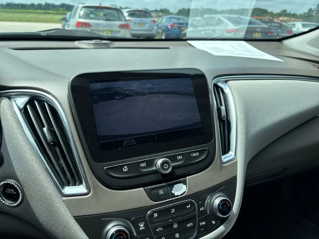 2021 Chevrolet Malibu - $12,500