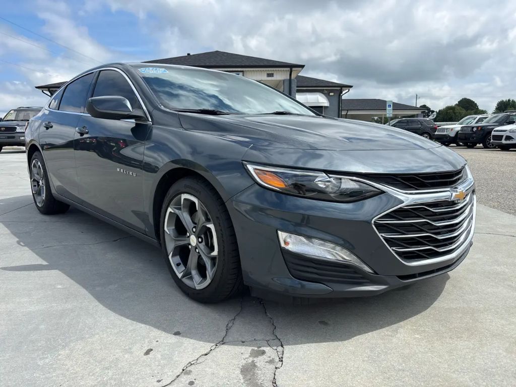 2021 Chevrolet Malibu - $12,500